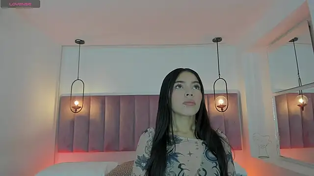 Snapshot of Haily_b chatting on 11.02.25 Haily b online show from 11.02.25