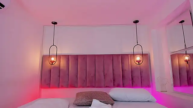 Snapshot of Haily_b chatting on 12.02.25 Haily b online show from 12.02.25