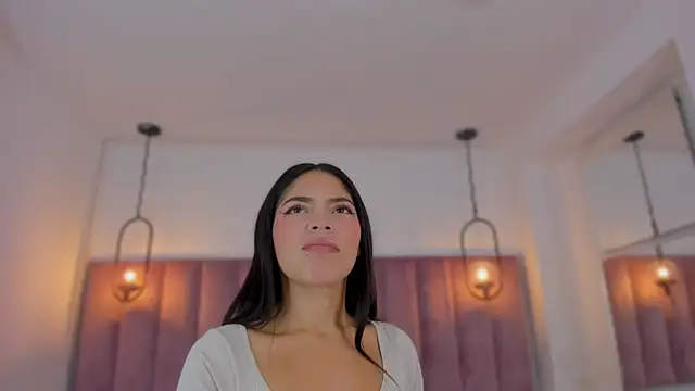 Snapshot of Haily_b chatting on 12.03.25 Haily b online show from 12.03.25