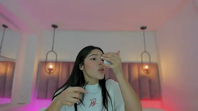 Snapshot of Haily_b chatting on 12.14.25 Haily b online show from 12.14.25