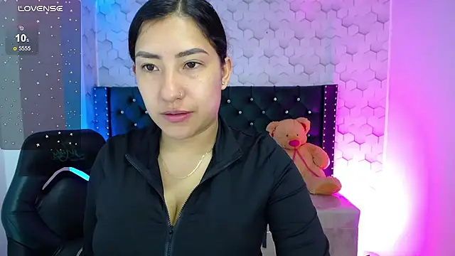 Snapshot of Sarah_evansm chatting on 10.11.25 Sarah evansm online show from 10.11.25