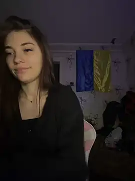 Snapshot of MrrKate chatting on 03.15.25 MrrKate online show from 03.15.25