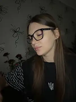 Snapshot of MrrKate chatting on 09.27.25 MrrKate online show from 09.27.25