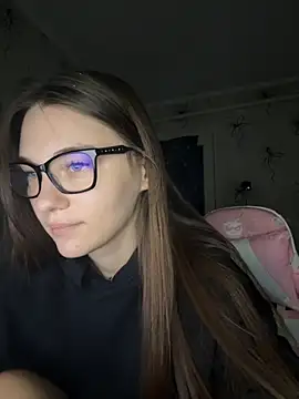 Snapshot of MrrKate chatting on 11.19.25 MrrKate online show from 11.19.25