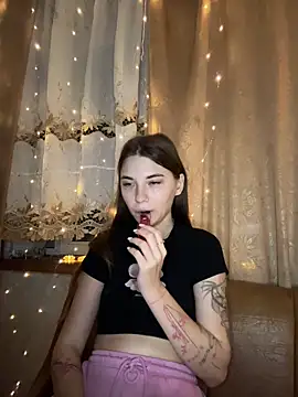 Snapshot of MrrKate chatting on 12.15.25 MrrKate online show from 12.15.25