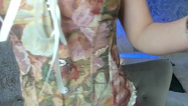 Liannaa  online show from 10.23.25