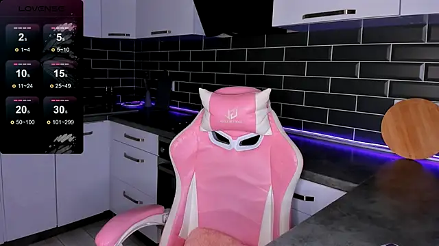 Snapshot of ShaiyaMinn3 chatting on 11.14.25 ShaiyaMinn3 online show from 11.14.25