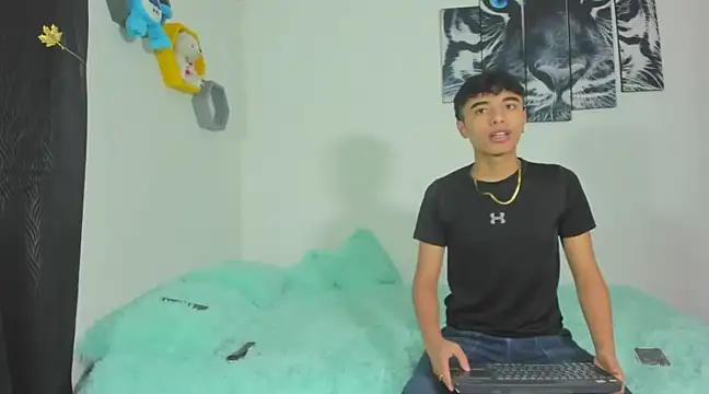 Snapshot of Maxxi_hot23 chatting on 03.09.25 Maxxi hot23 online show from 03.09.25