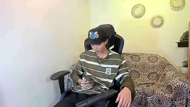 Snapshot of Maxxi_hot23 chatting on 09.11.25 Maxxi hot23 online show from 09.11.25