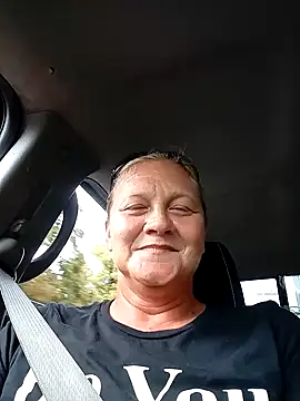 Snapshot of wetnwildforyou chatting on 10.19.25 wetnwildforyou online show from 10.19.25