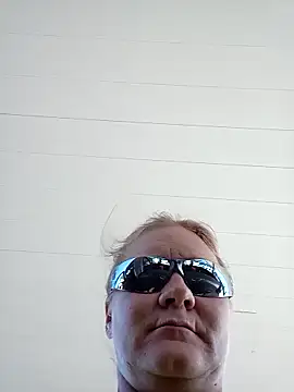 Snapshot of wetnwildforyou chatting on 10.24.25 wetnwildforyou online show from 10.24.25