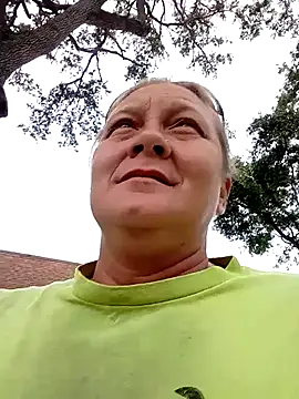 Snapshot of wetnwildforyou chatting on 10.30.25 wetnwildforyou online show from 10.30.25