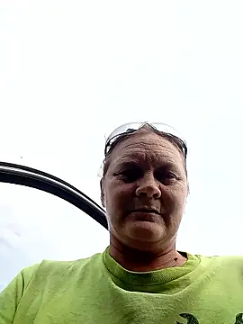 Snapshot of wetnwildforyou chatting on 12.01.25 wetnwildforyou online show from 12.01.25