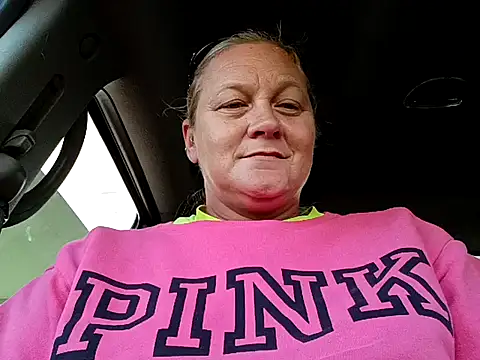 Snapshot of wetnwildforyou chatting on 12.15.25 wetnwildforyou online show from 12.15.25