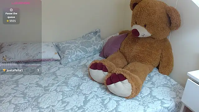 Snapshot of Pamela_Skyangels chatting on 10.26.25 Pamela Skyangels online show from 10.26.25