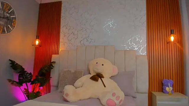 ScarlettWallace online show from 04.09.26