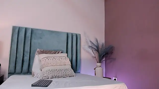 SeleneLujan online show from 12.17.25