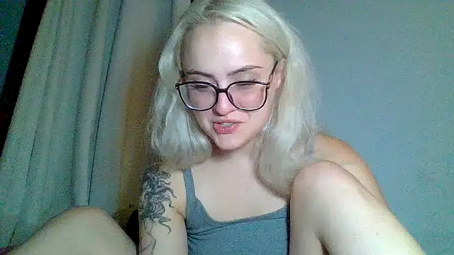 sluttypumpkin online show from 07.12.26