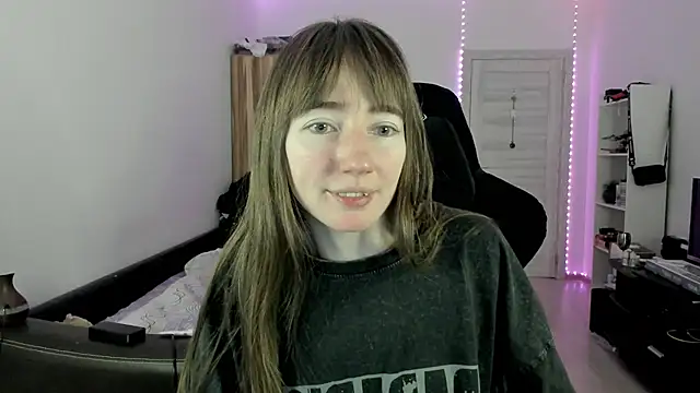 Snapshot of bekkawell chatting on 12.17.25 bekkawell online show from 12.17.25