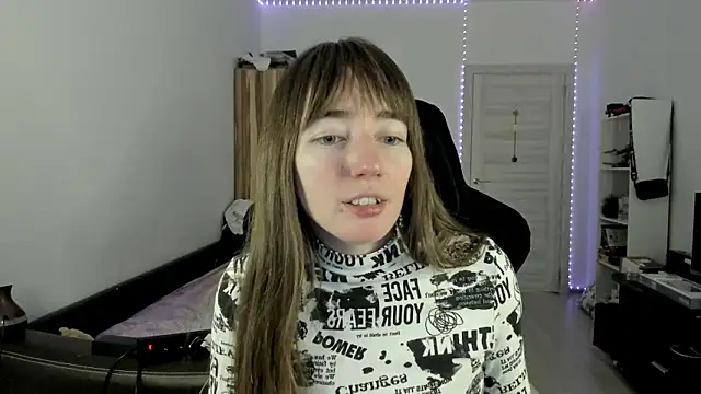 Snapshot of bekkawell chatting on 12.20.25 bekkawell online show from 12.20.25