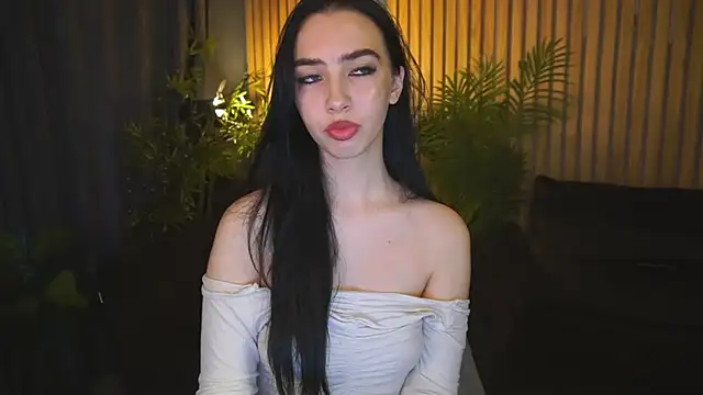 Snapshot of WildKittenX_ chatting on 10.21.25 WildKittenX online show from 10.21.25