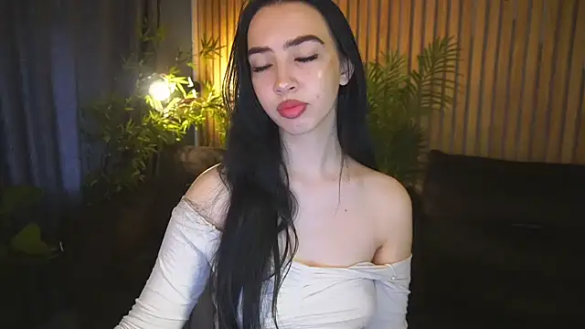 Snapshot of WildKittenX_ chatting on 10.22.25 WildKittenX online show from 10.22.25