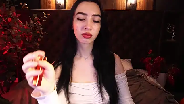 Snapshot of WildKittenX_ chatting on 11.06.25 WildKittenX online show from 11.06.25