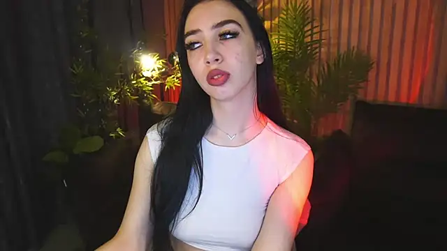 Snapshot of WildKittenX_ chatting on 11.19.25 WildKittenX online show from 11.19.25