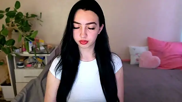 WildKittenX  online show from 06.25.26