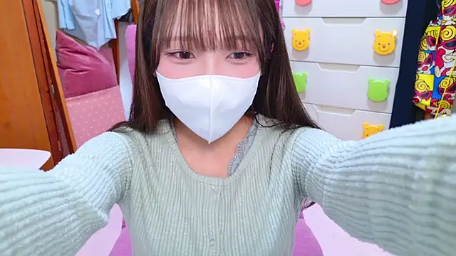 Snapshot of Oo_aki chatting on 03.06.25 Oo aki online show from 03.06.25