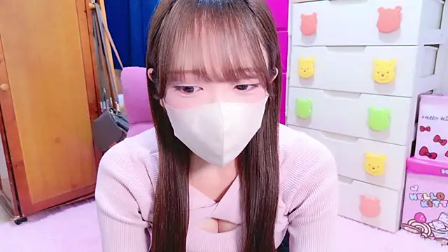 Snapshot of Oo_aki chatting on 03.18.25 Oo aki online show from 03.18.25