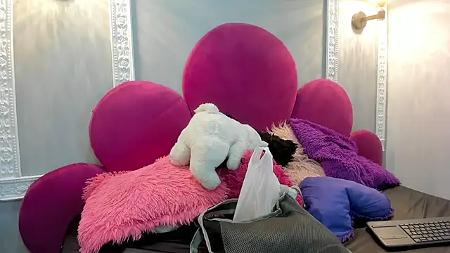 Snapshot of Bonniie_22 chatting on 02.25.26 Bonniie 22 online show from 02.25.26