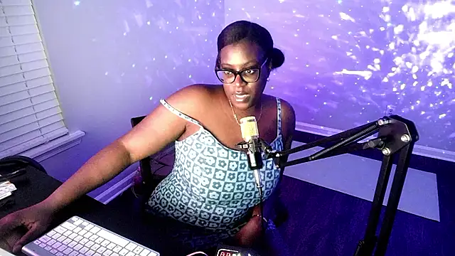 Snapshot of lovelyenigma365 chatting on 02.04.26 lovelyenigma365 online show from 02.04.26