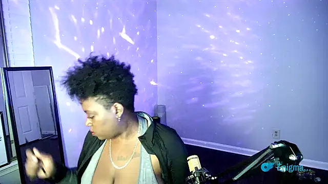 Snapshot of lovelyenigma365 chatting on 02.18.26 lovelyenigma365 online show from 02.18.26