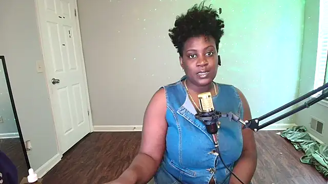 Snapshot of lovelyenigma365 chatting on 03.17.26 lovelyenigma365 online show from 03.17.26