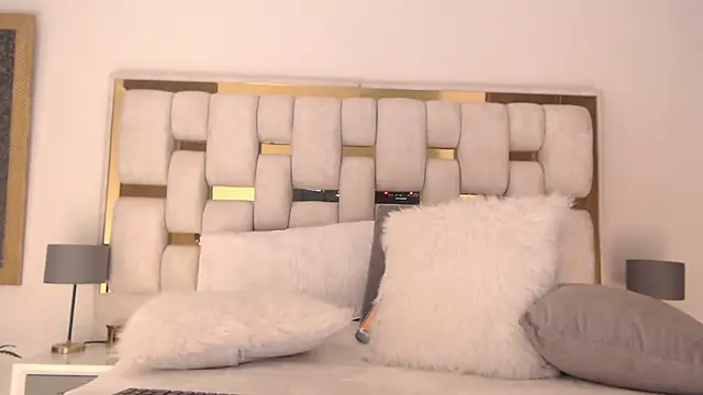 Snapshot of HotBellaMilf chatting on 01.17.26 HotBellaMilf online show from 01.17.26