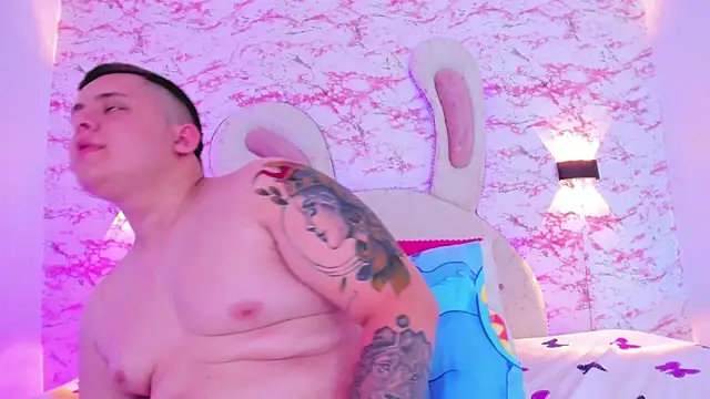 Snapshot of IM_SINAY chatting on 03.12.25 IM SINAY online show from 03.12.25