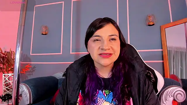 TaraTaylorr online show from 11.21.25