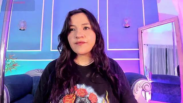 TaraTaylorr online show from 11.25.25