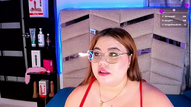 Snapshot of MadissonLee__ chatting on 05.19.26 MadissonLee online show from 05.19.26