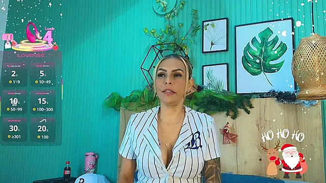 Snapshot of yessila_parker chatting on 12.13.25 yessila parker online show from 12.13.25