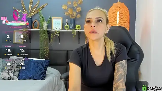 Snapshot of yessila_parker chatting on 01.16.26 yessila parker online show from 01.16.26