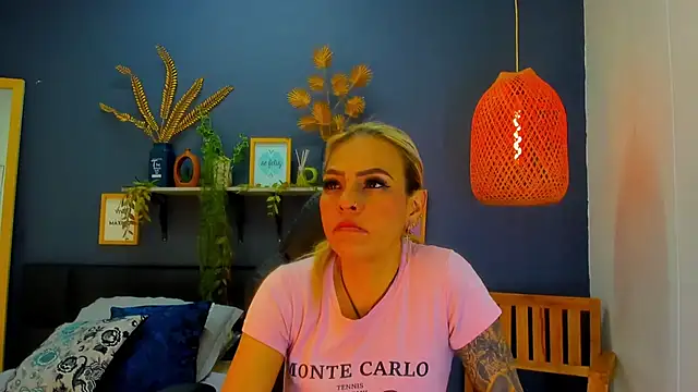 Snapshot of yessila_parker chatting on 02.13.26 yessila parker online show from 02.13.26