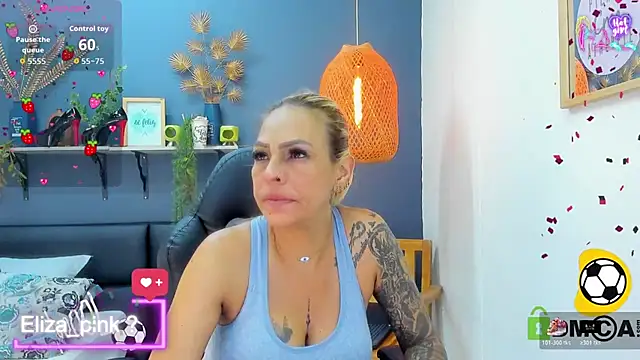 Snapshot of yessila_parker chatting on 06.18.26 yessila parker online show from 06.18.26