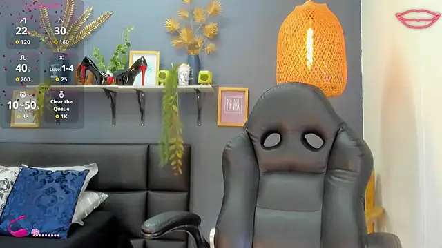 Snapshot of yessila_parker chatting on 07.16.26 yessila parker online show from 07.16.26