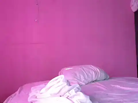 Snapshot of Ladyzee25 chatting on 04.18.26 Ladyzee25 online show from 04.18.26