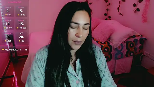 luna lgomez  online show from 03.15.25