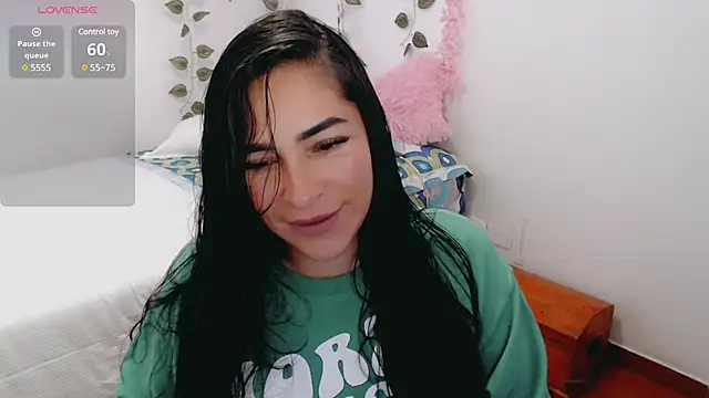 luna lgomez  online show from 03.18.25