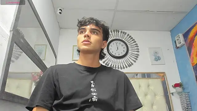 heiker  online show from 03.04.25