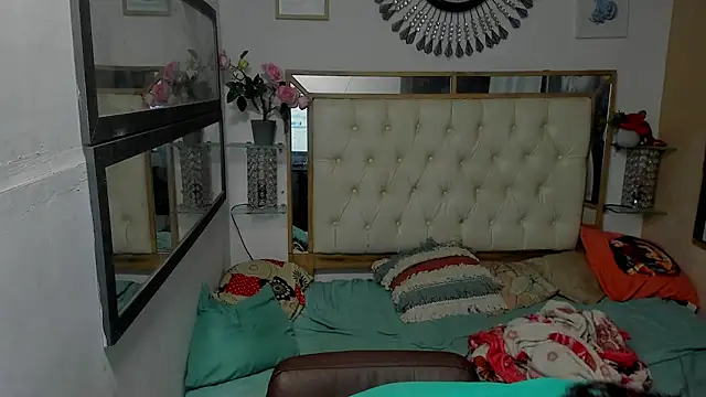 heiker  online show from 12.03.25